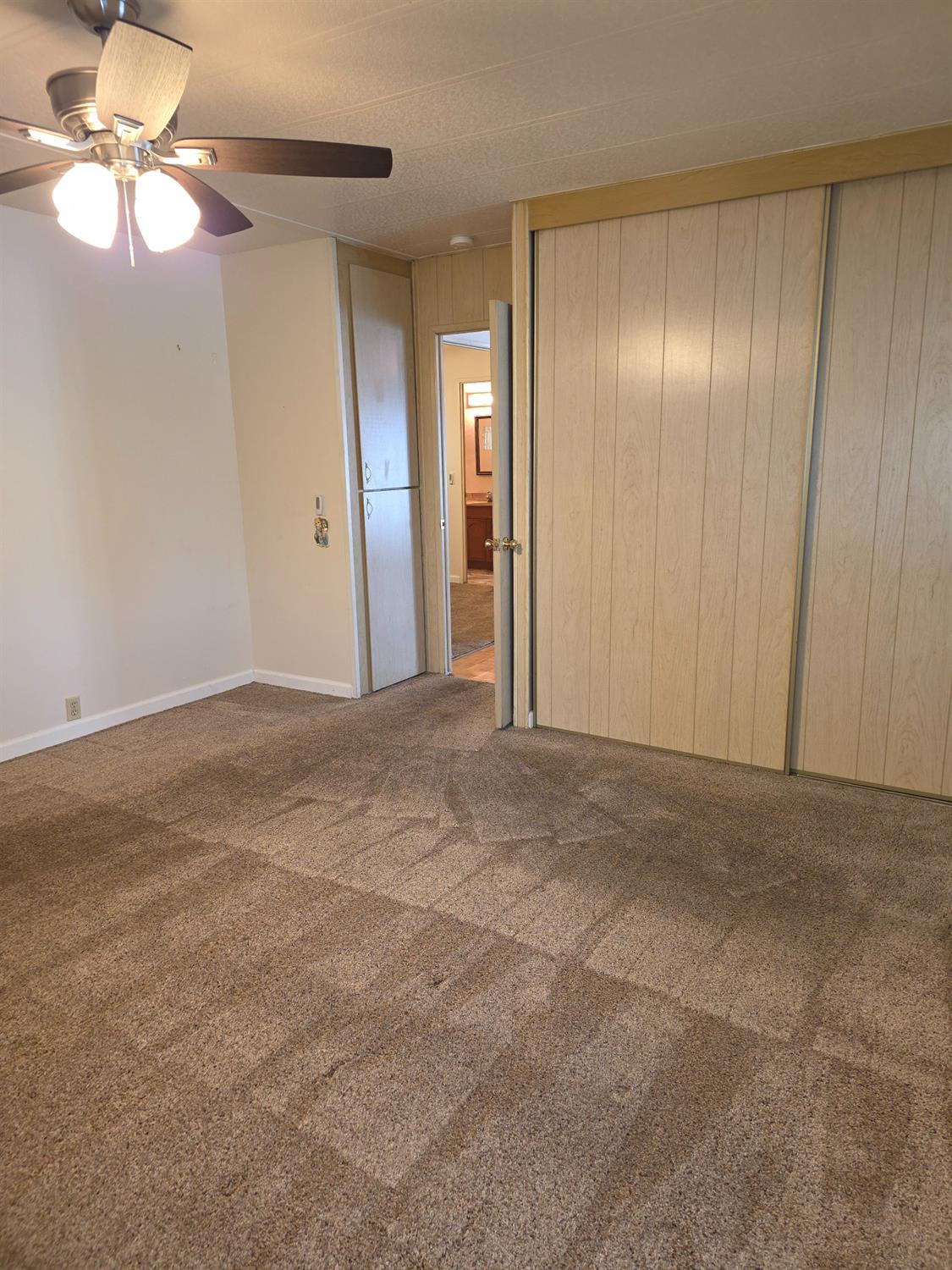 2706 W Ashlan Ave #25, Fresno, CA 93705