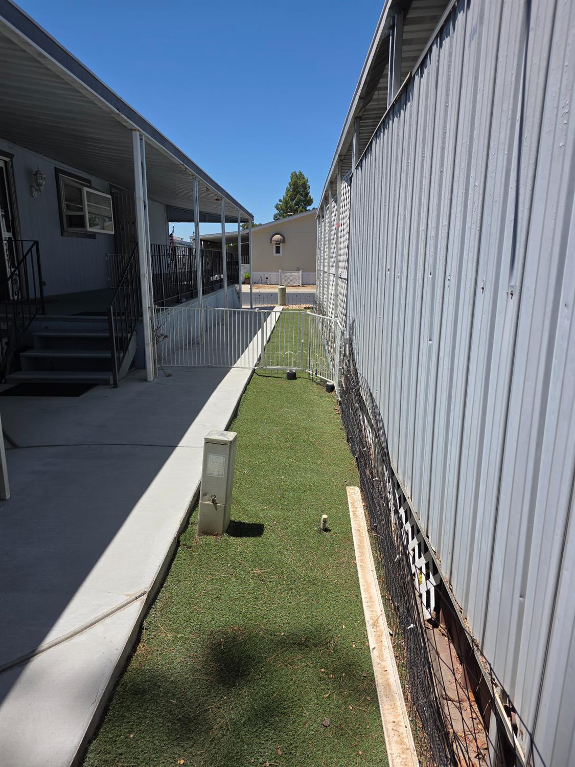 2706 W Ashlan Ave #25, Fresno, CA 93705