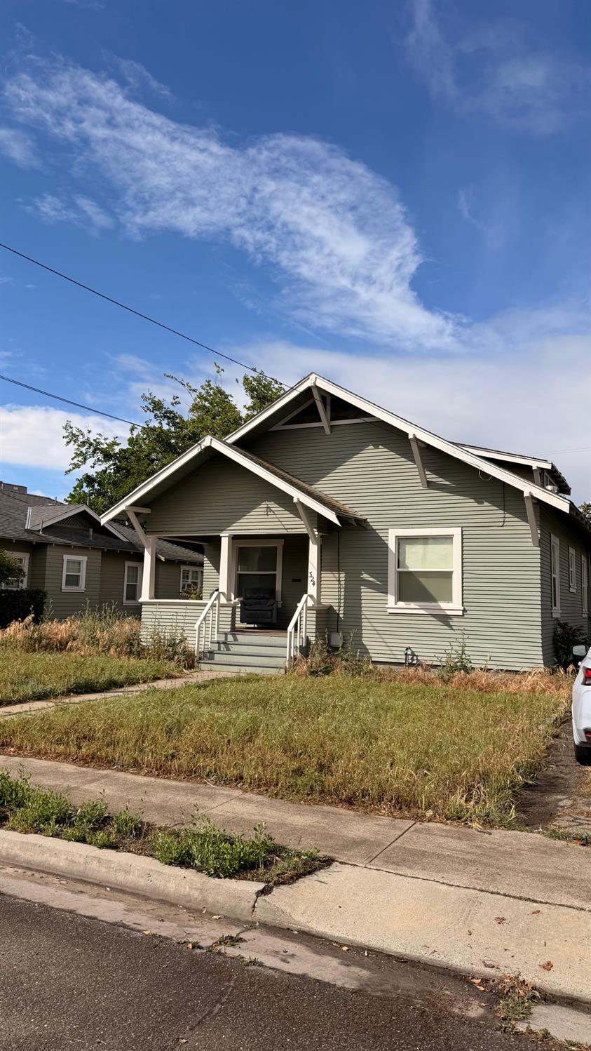 324 S Church Ave, Oakdale, CA 95361