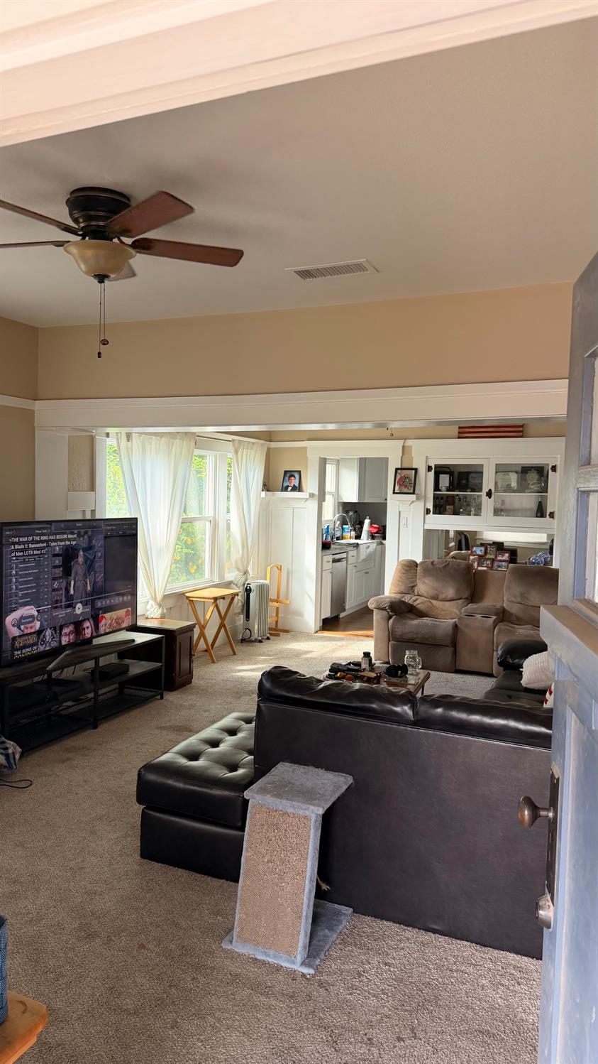 324 S Church Ave, Oakdale, CA 95361