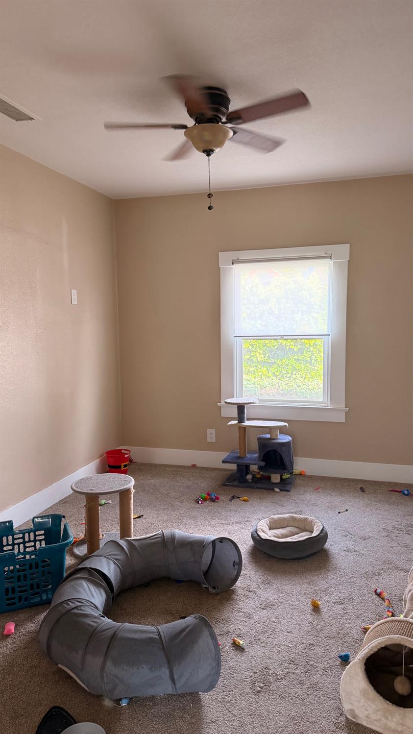 324 S Church Ave, Oakdale, CA 95361