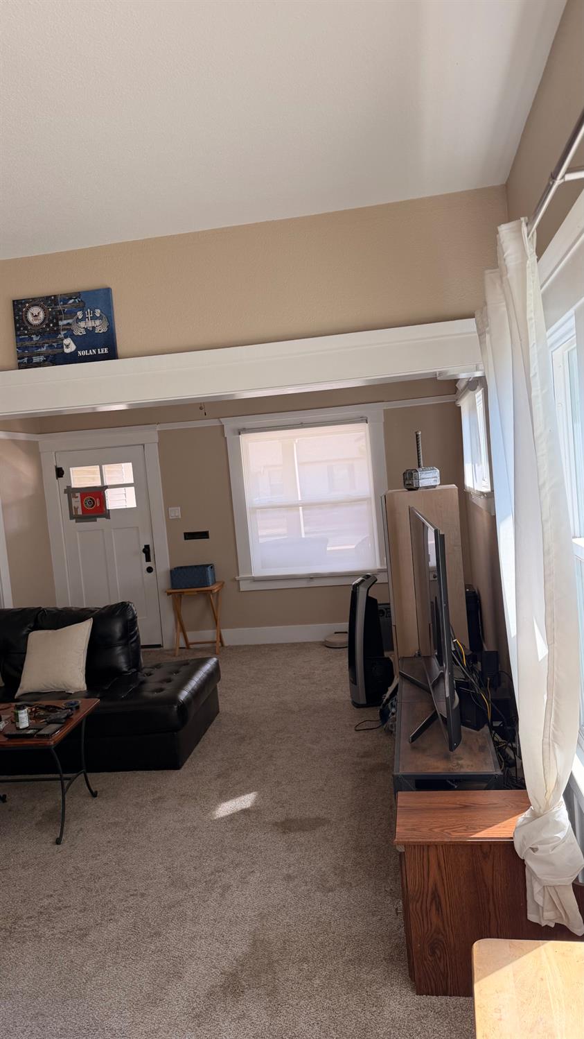 324 S Church Ave, Oakdale, CA 95361
