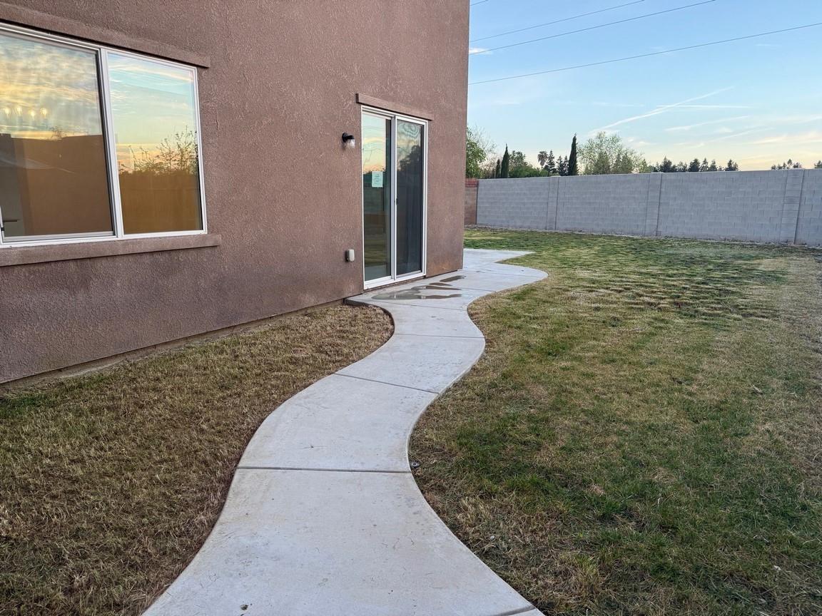 2415 Explorador Dr, Merced, CA 95340