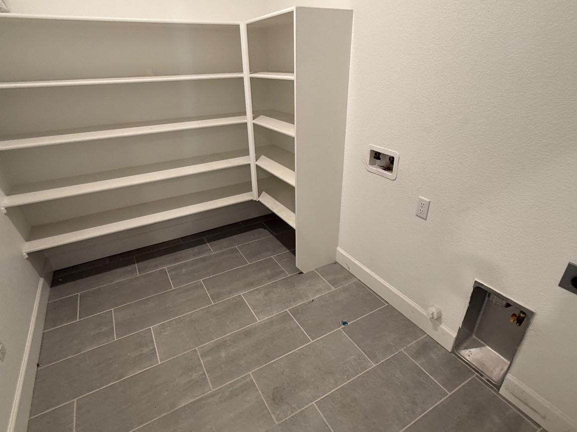 2415 Explorador Dr, Merced, CA 95340