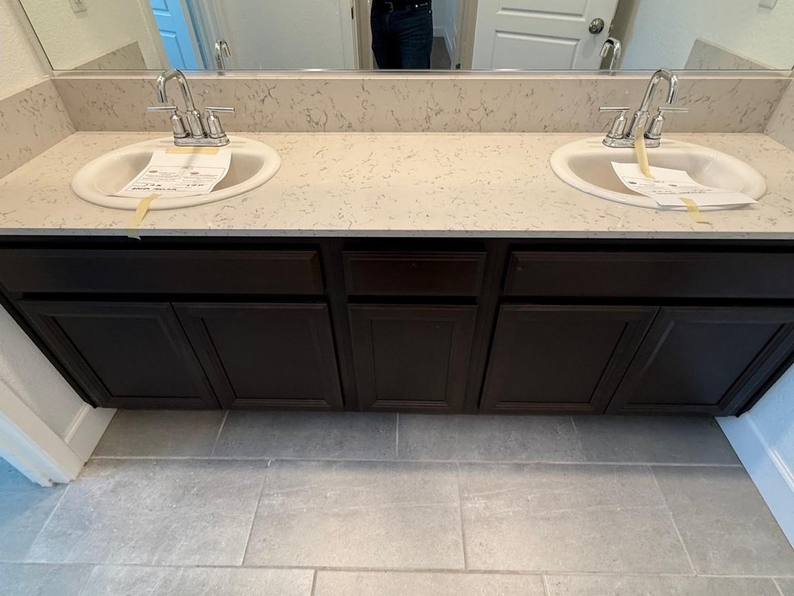 2415 Explorador Dr, Merced, CA 95340