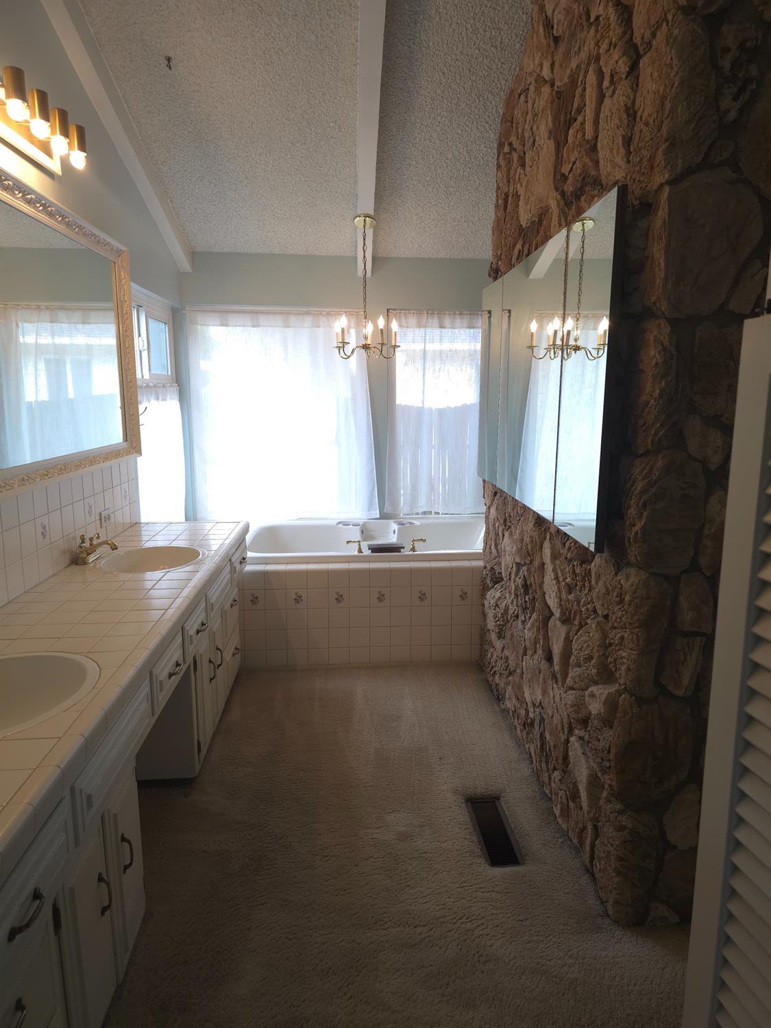 1601 Jacquelyn Way, Modesto, CA 95355