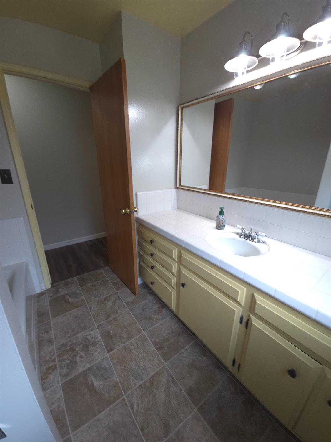 1601 Jacquelyn Way, Modesto, CA 95355