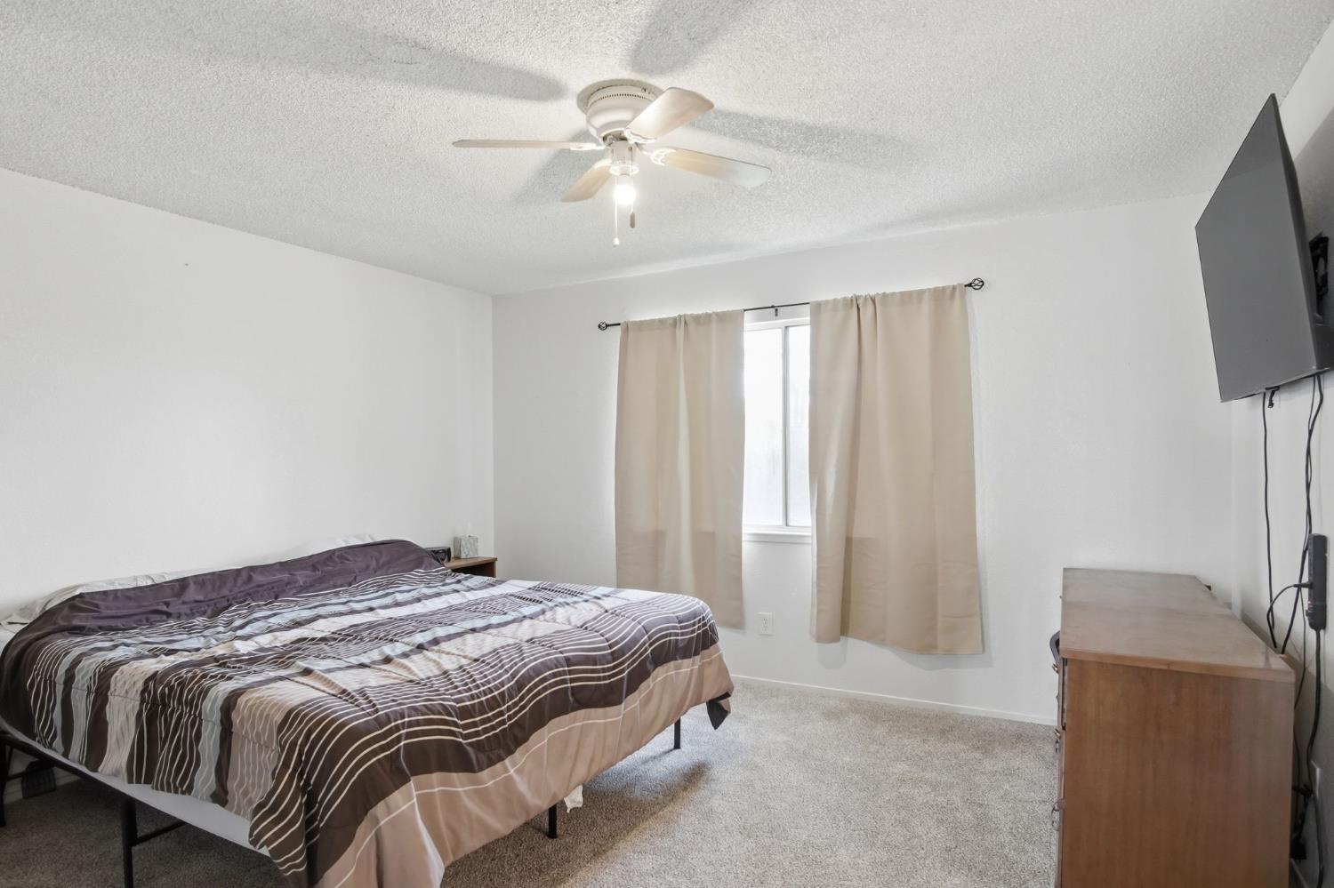 2005 ROTH Ct, Turlock, CA 95380