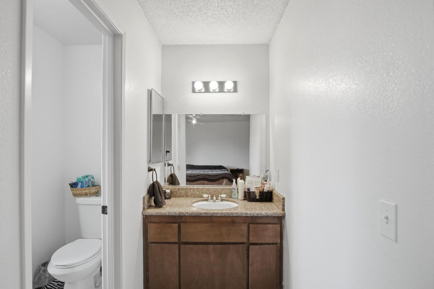 2005 ROTH Ct, Turlock, CA 95380