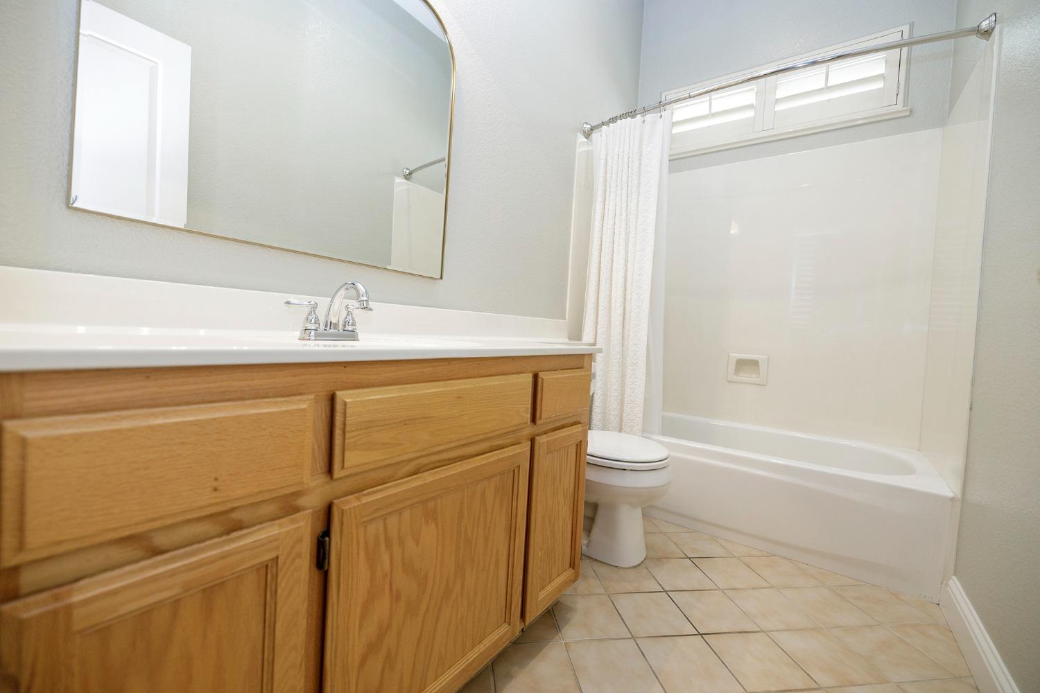 1709 Seven Falls, Modesto, CA 95355