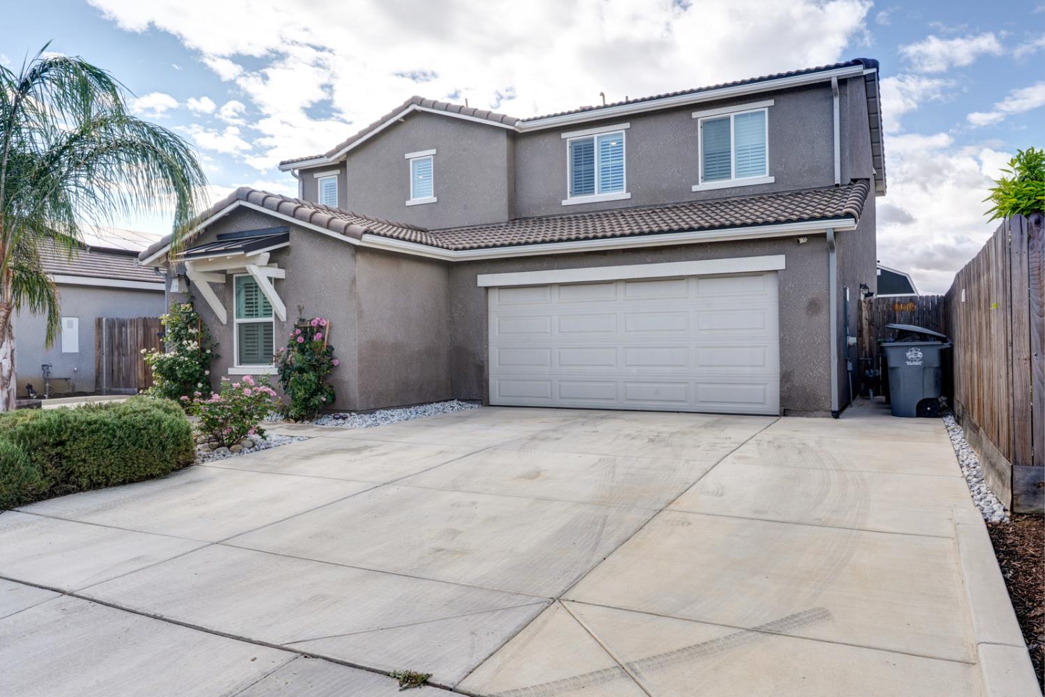 409 Sansoni St, Los Banos, CA 93635