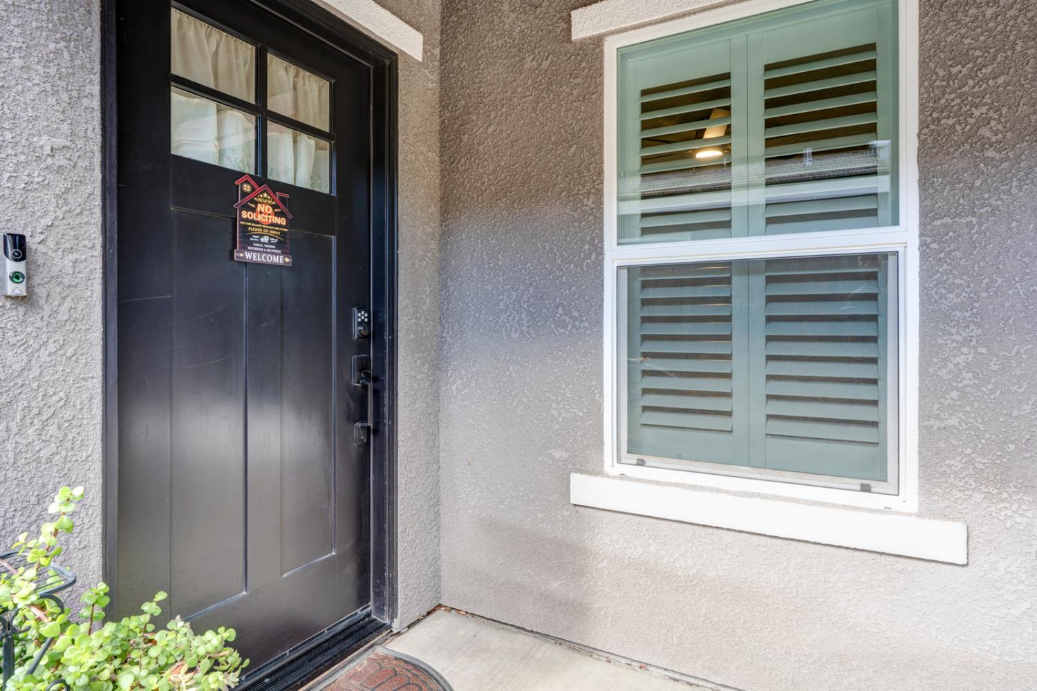 409 Sansoni St, Los Banos, CA 93635