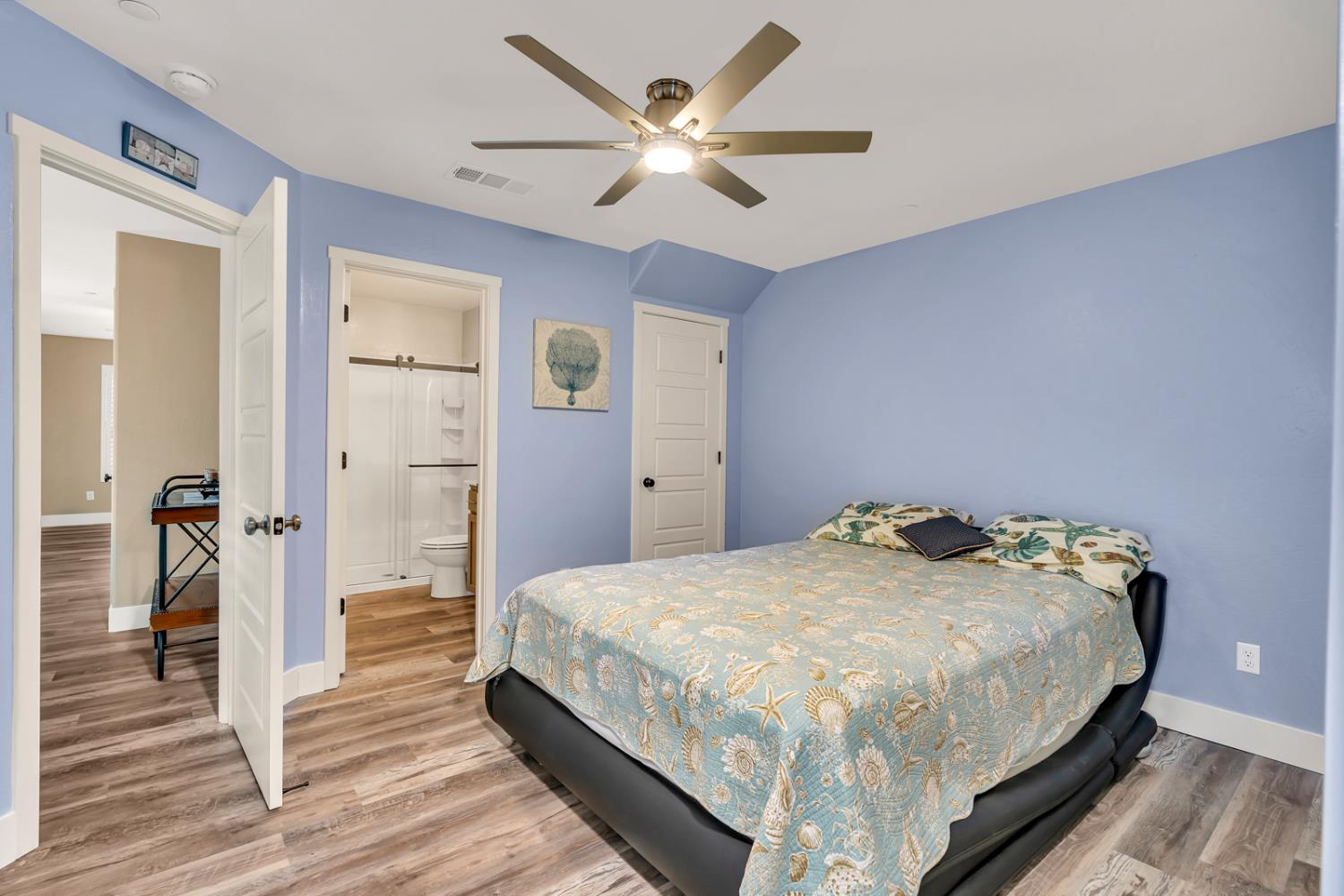 409 Sansoni St, Los Banos, CA 93635