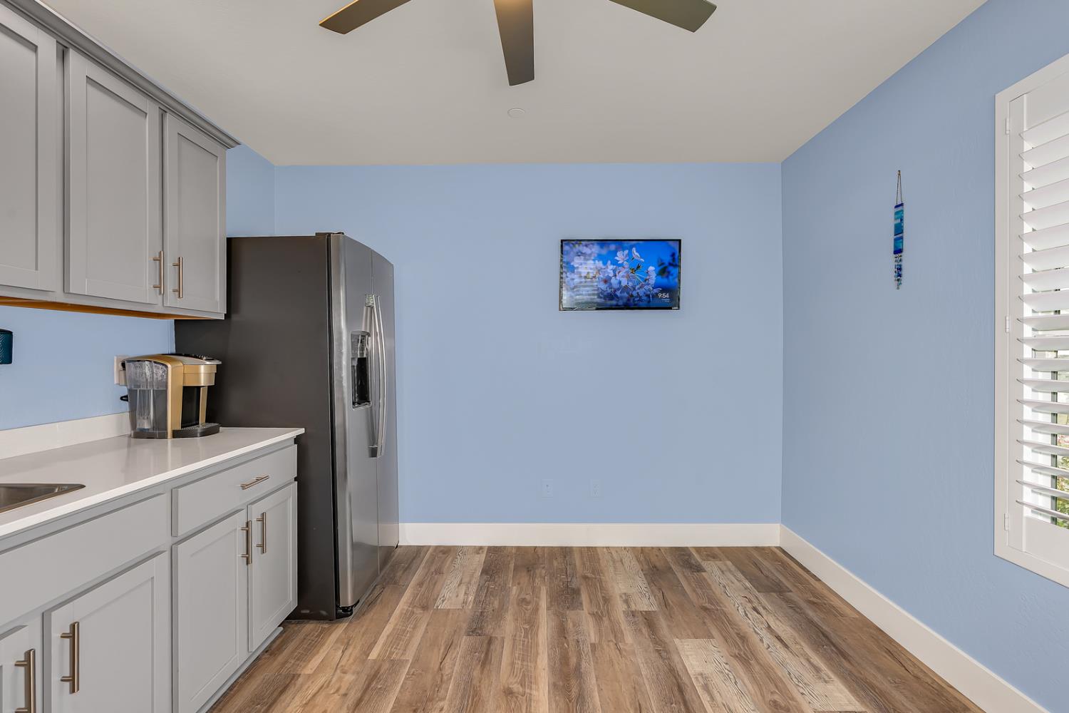 409 Sansoni St, Los Banos, CA 93635