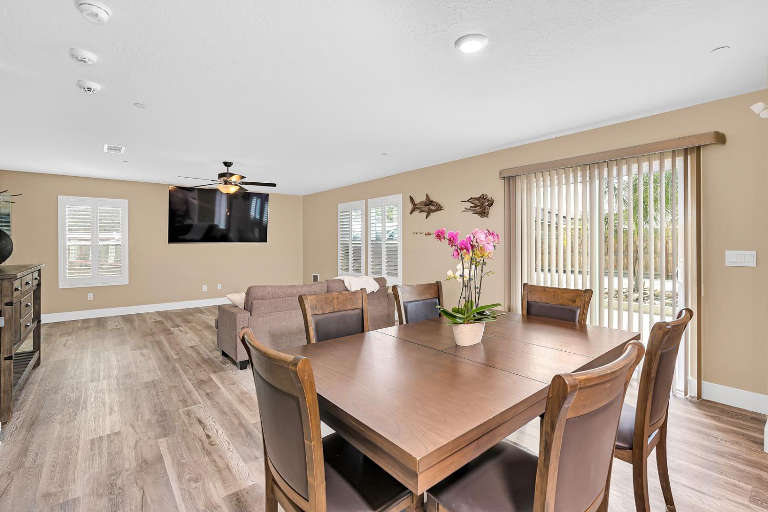 409 Sansoni St, Los Banos, CA 93635