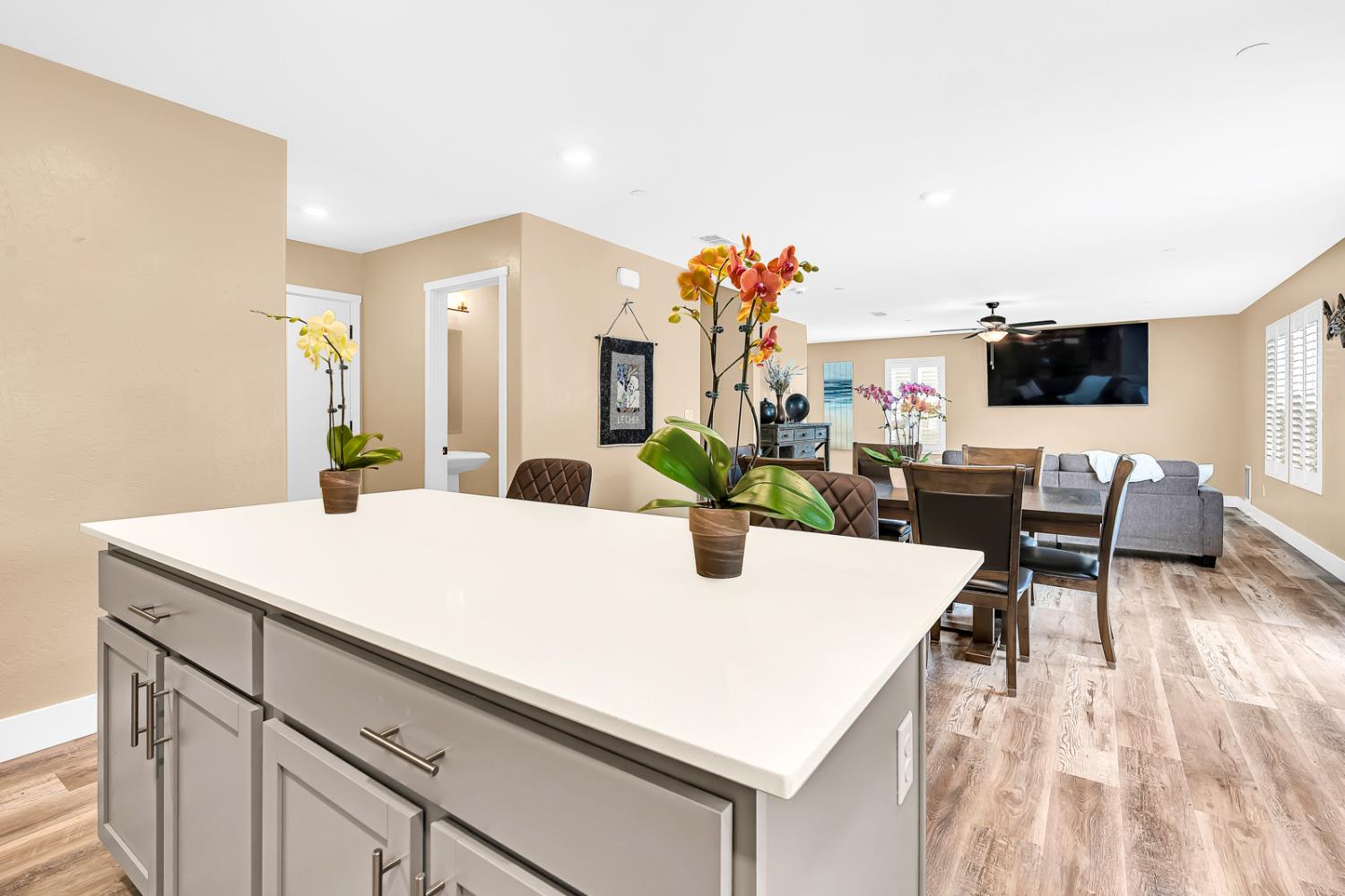 409 Sansoni St, Los Banos, CA 93635