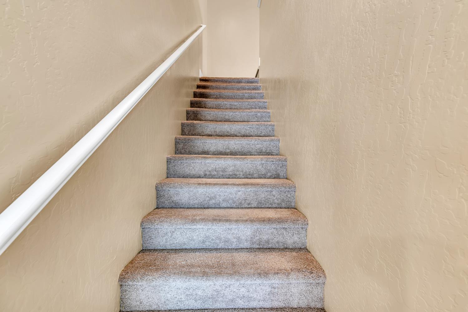 409 Sansoni St, Los Banos, CA 93635