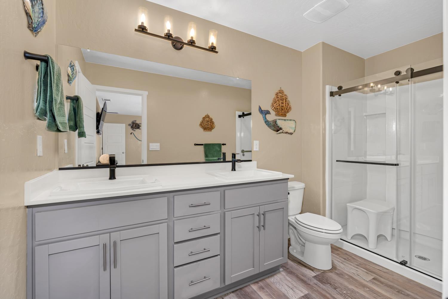 409 Sansoni St, Los Banos, CA 93635