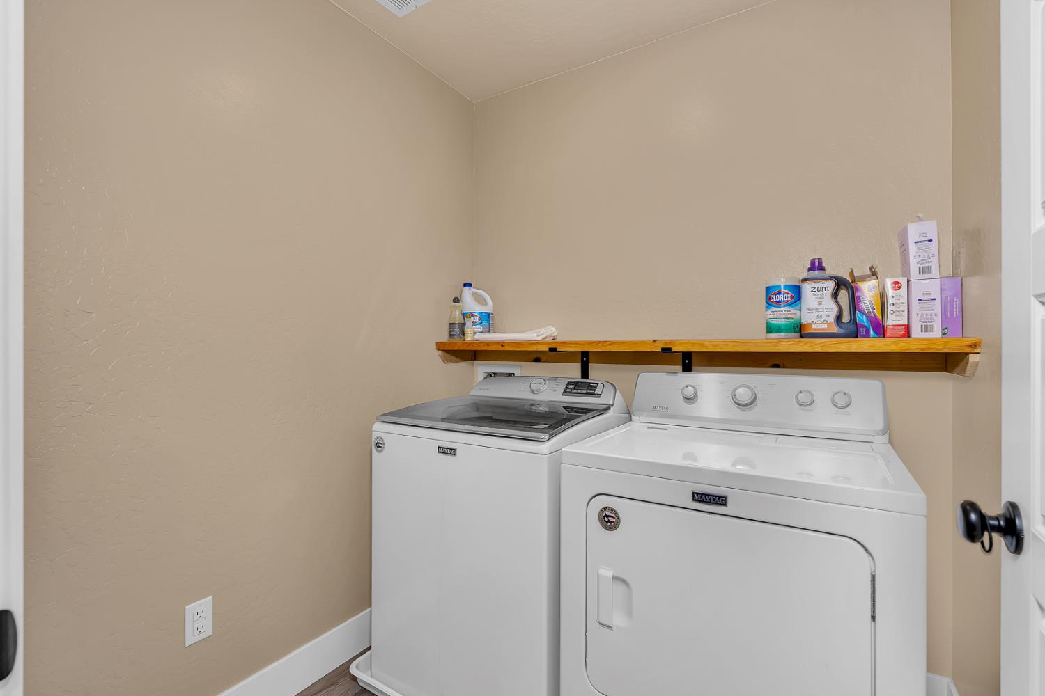 409 Sansoni St, Los Banos, CA 93635