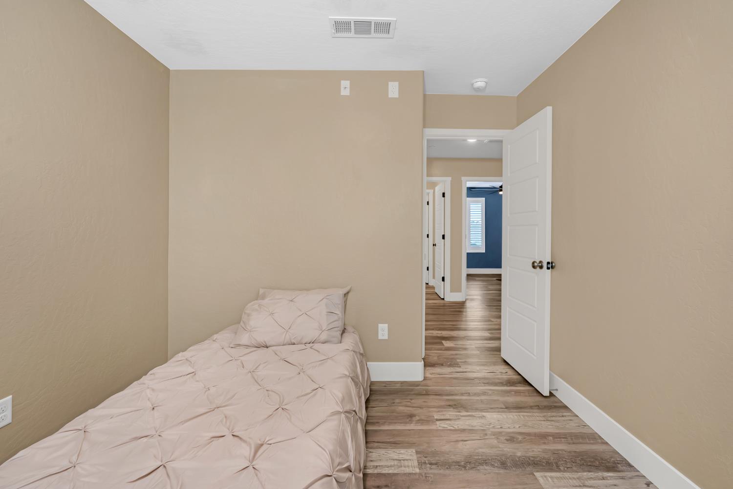 409 Sansoni St, Los Banos, CA 93635