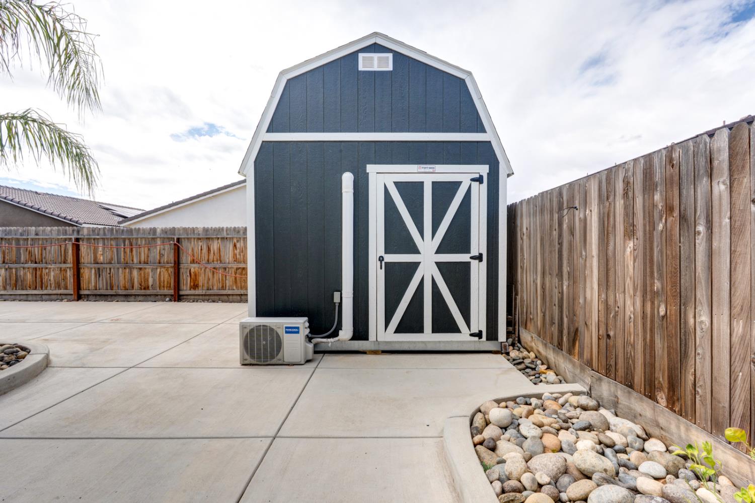 409 Sansoni St, Los Banos, CA 93635