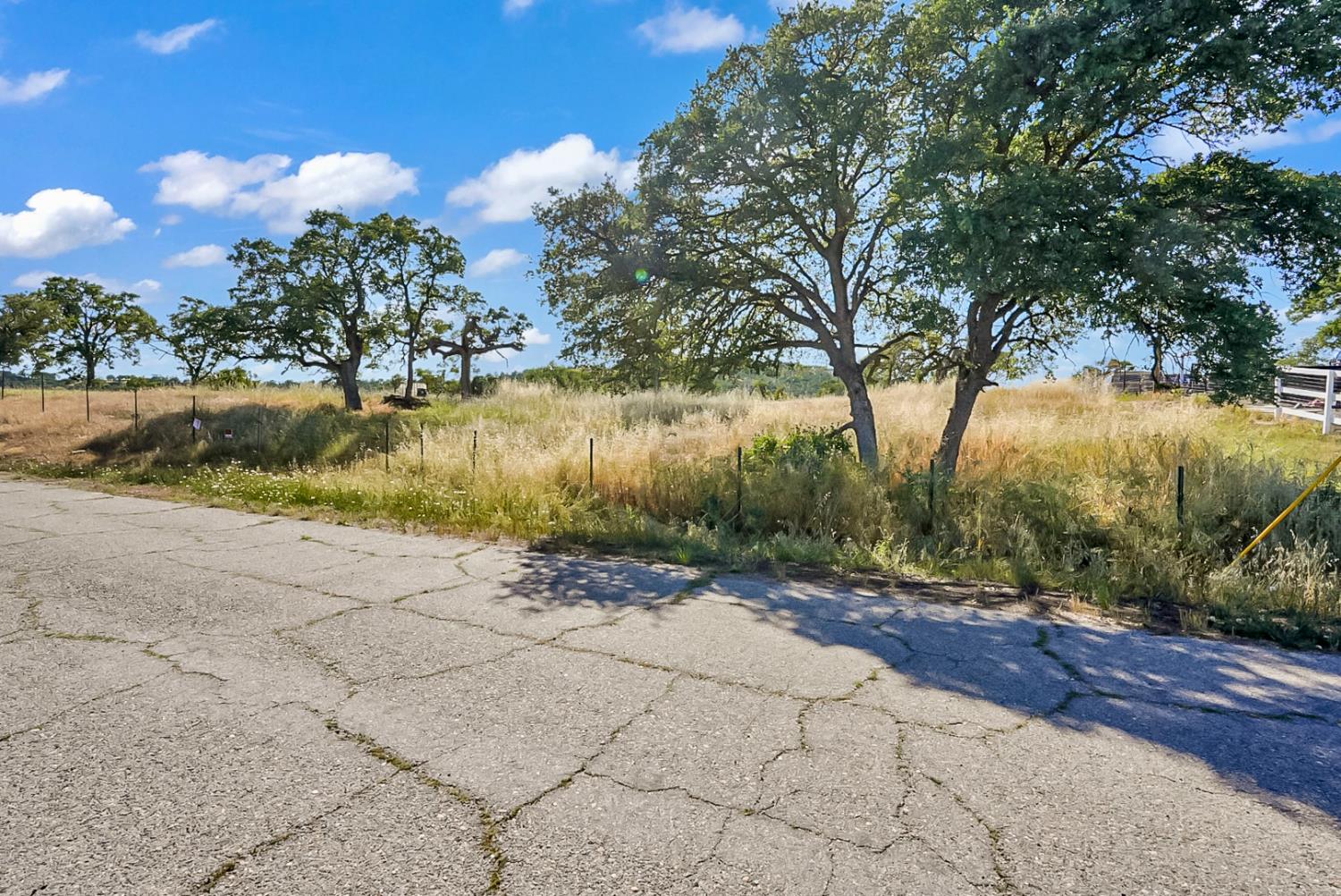 2480 Medina Ct, La Grange, CA 95329