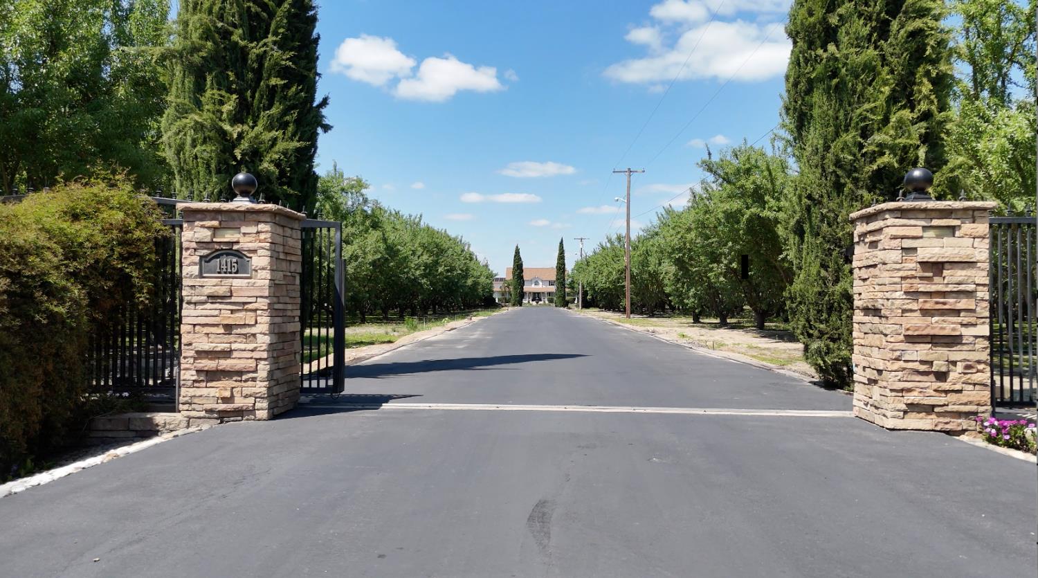 1415 St Francis Ave, Modesto, CA 95356