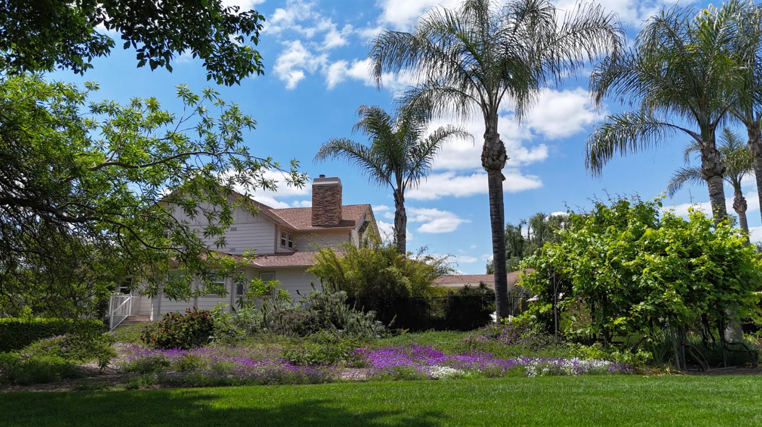 1415 St Francis Ave, Modesto, CA 95356