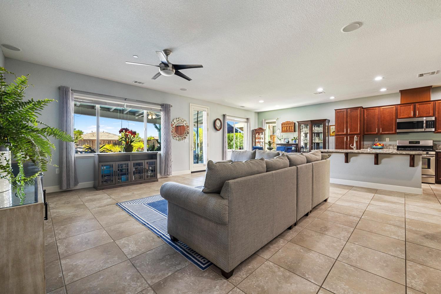 9629 Cabernet Ct, Patterson, CA 95363