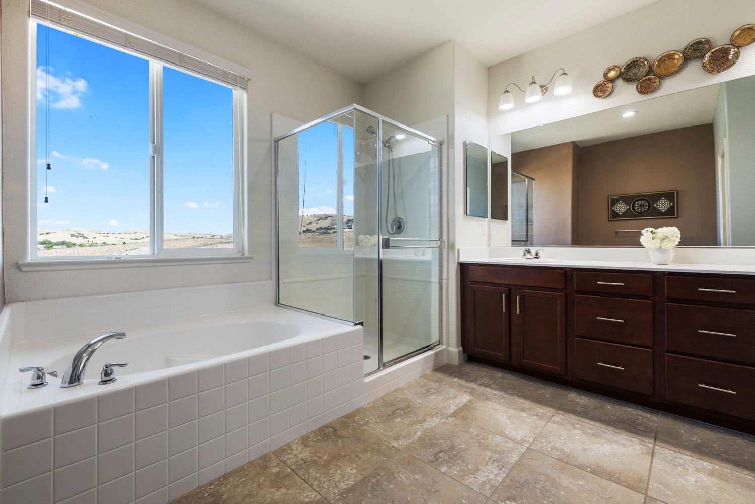 9629 Cabernet Ct, Patterson, CA 95363