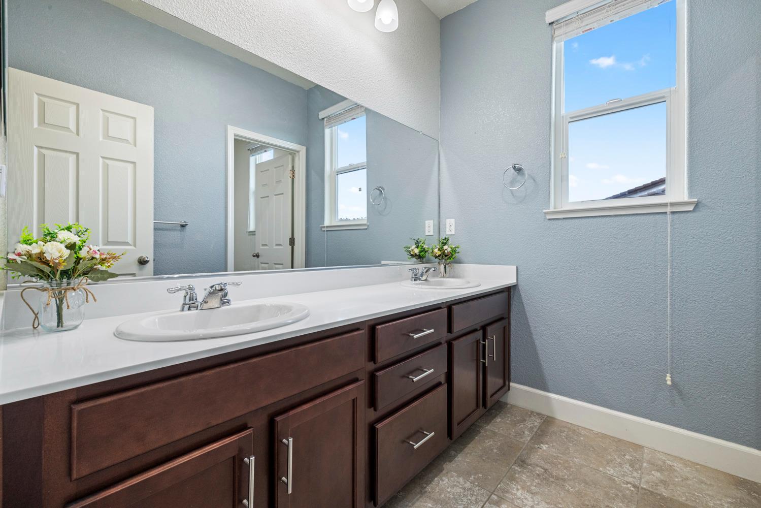 9629 Cabernet Ct, Patterson, CA 95363