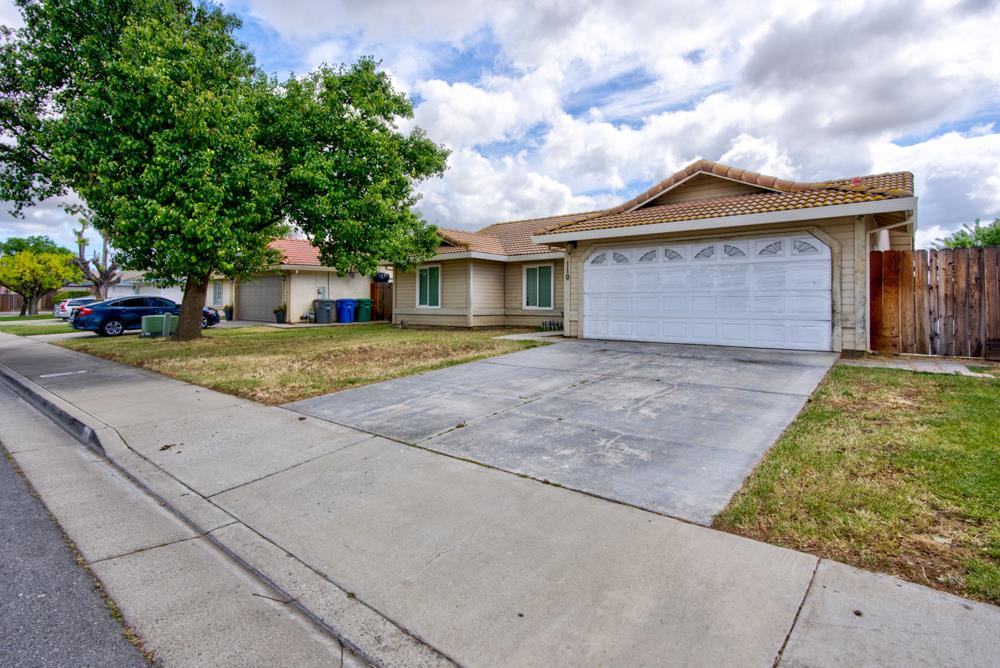 110 2nd St, Los Banos, CA 93635