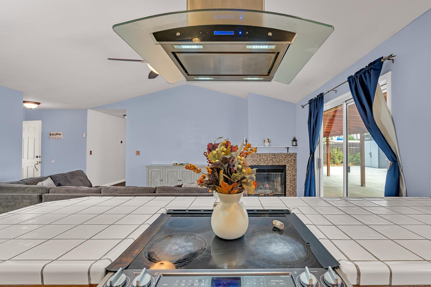 110 2nd St, Los Banos, CA 93635