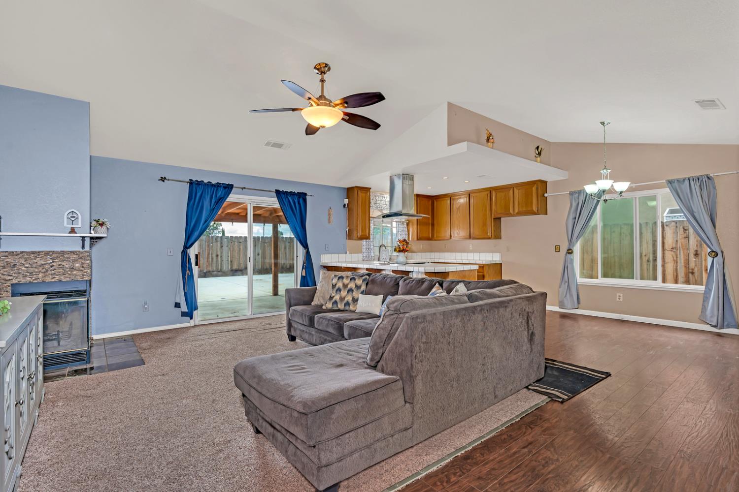 110 2nd St, Los Banos, CA 93635