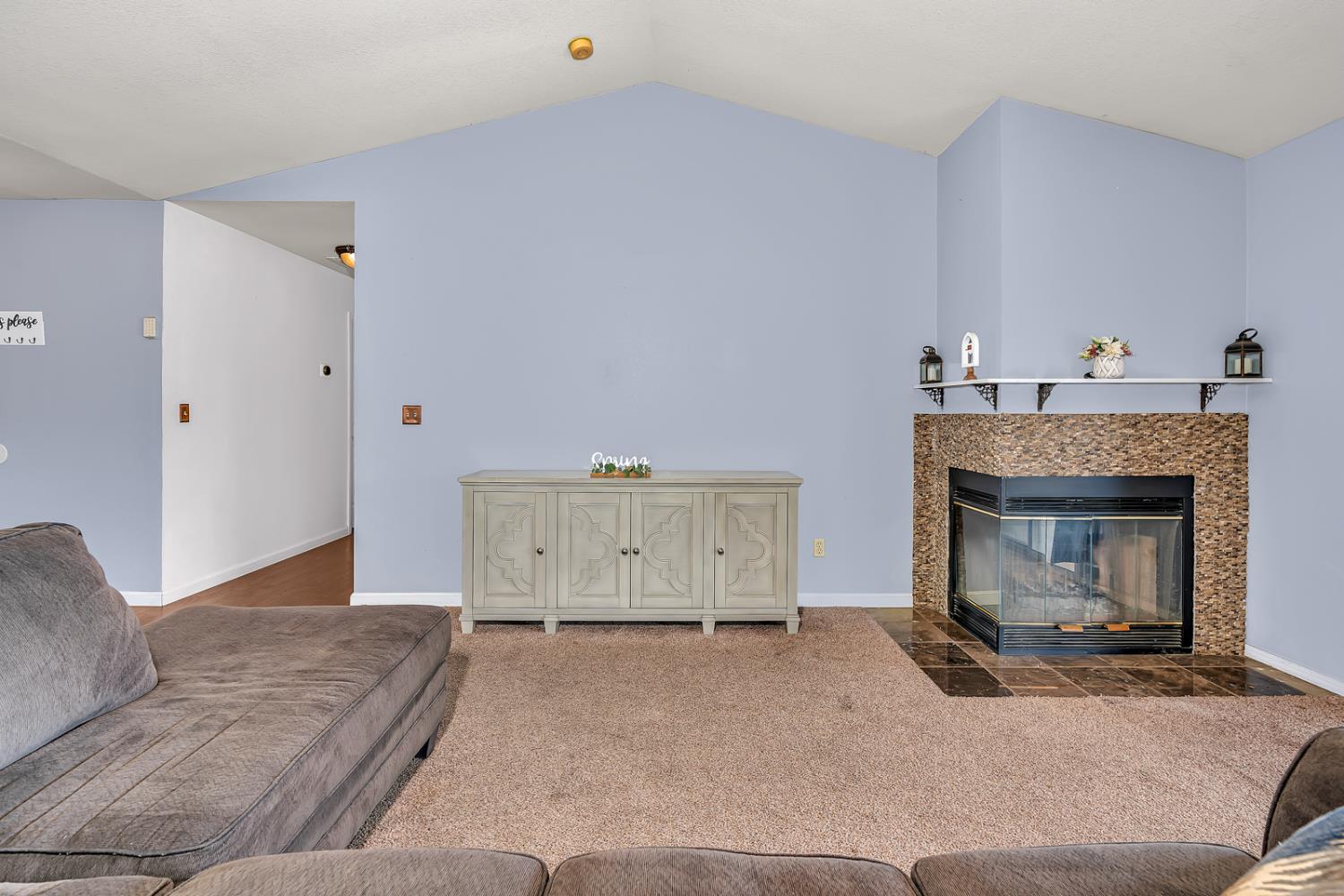 110 2nd St, Los Banos, CA 93635