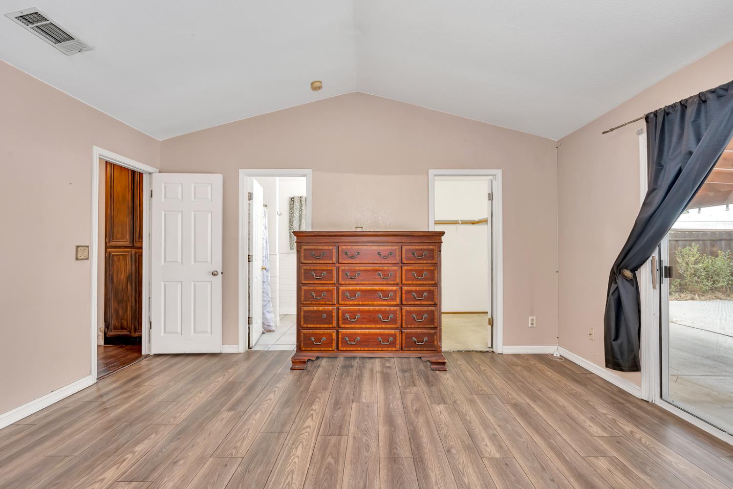 110 2nd St, Los Banos, CA 93635