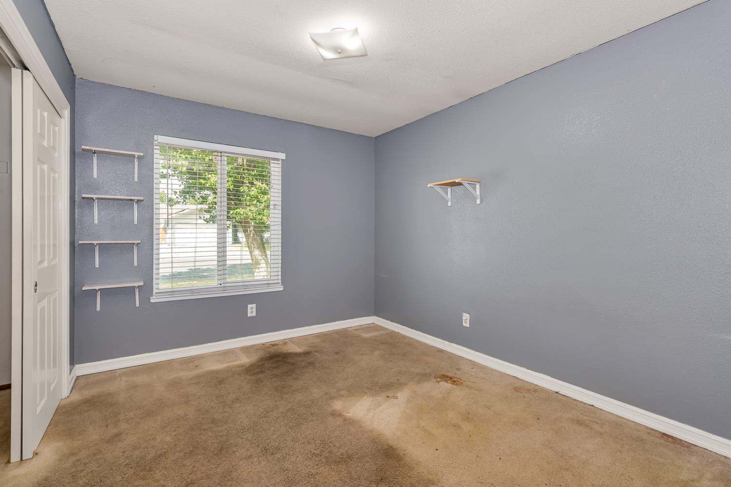 110 2nd St, Los Banos, CA 93635