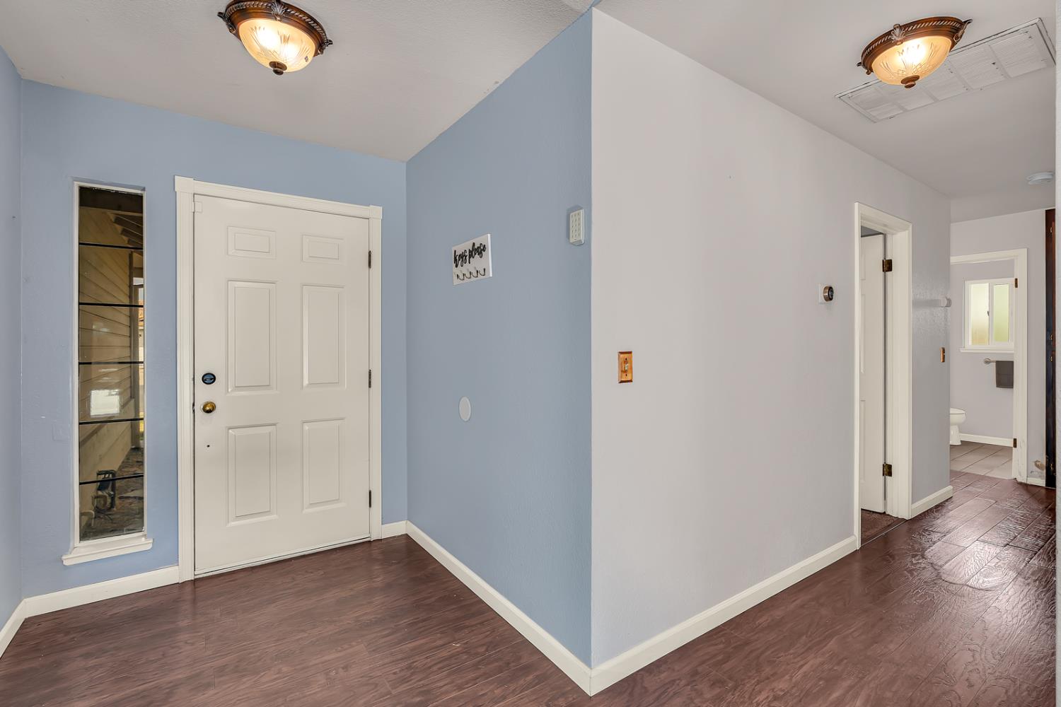 110 2nd St, Los Banos, CA 93635