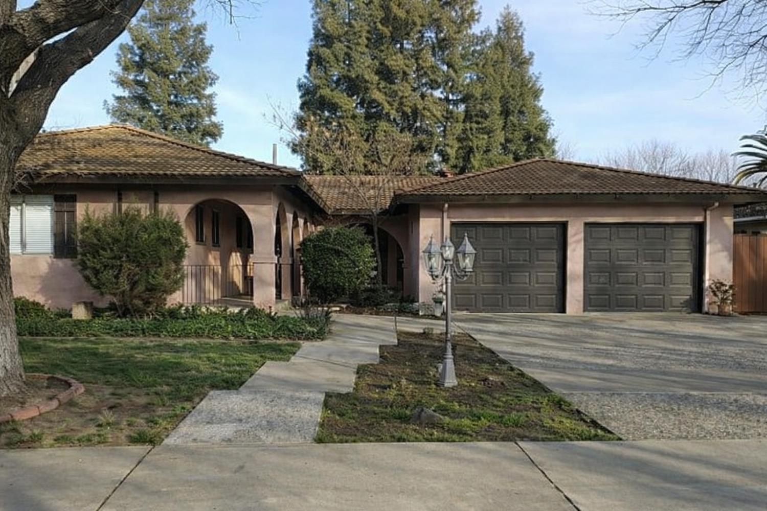 2613 S Surrey Ave, Modesto, CA 95355