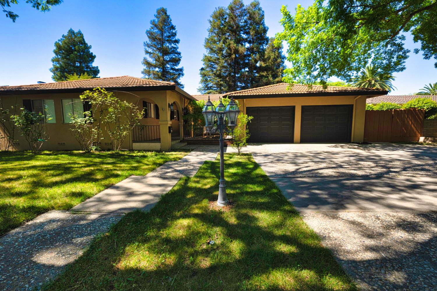 2613 S Surrey Ave, Modesto, CA 95355