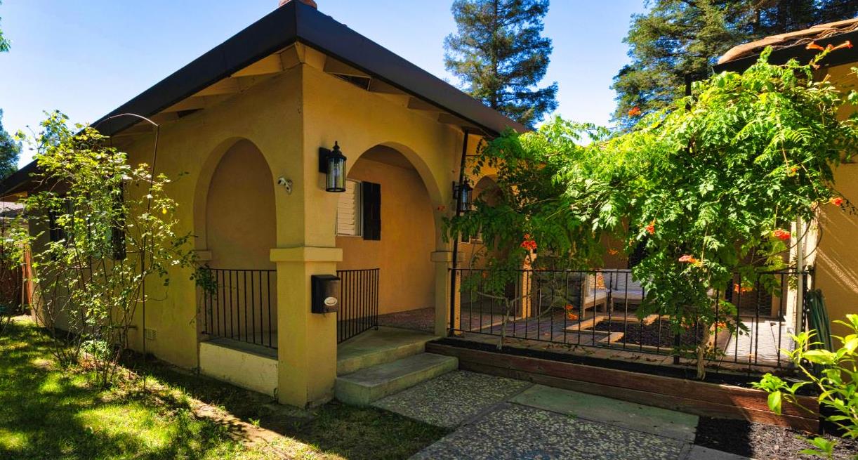 2613 S Surrey Ave, Modesto, CA 95355