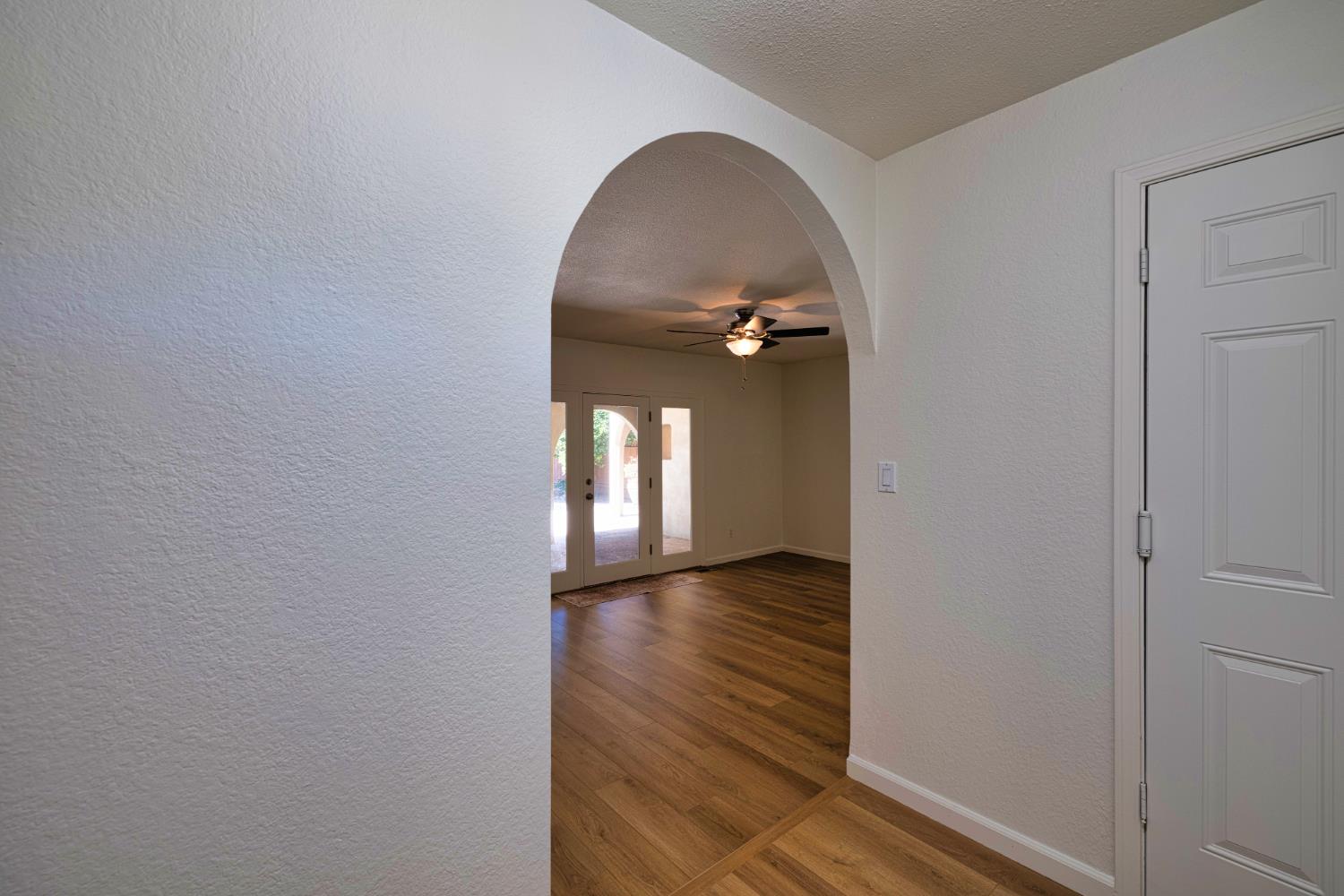 2613 S Surrey Ave, Modesto, CA 95355
