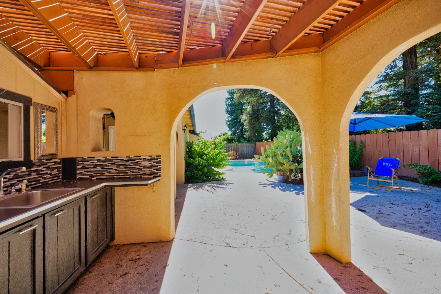 2613 S Surrey Ave, Modesto, CA 95355
