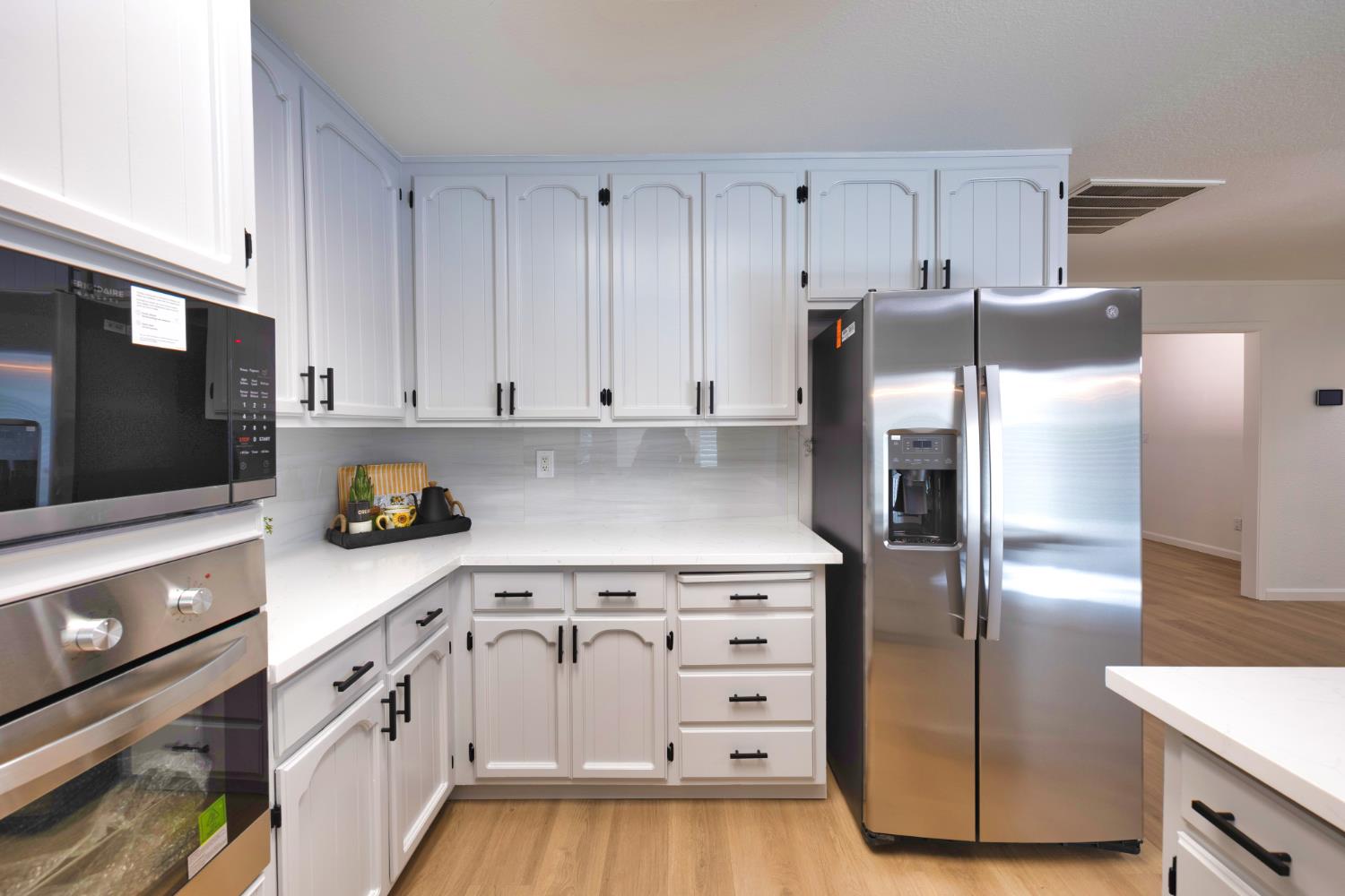 2613 S Surrey Ave, Modesto, CA 95355