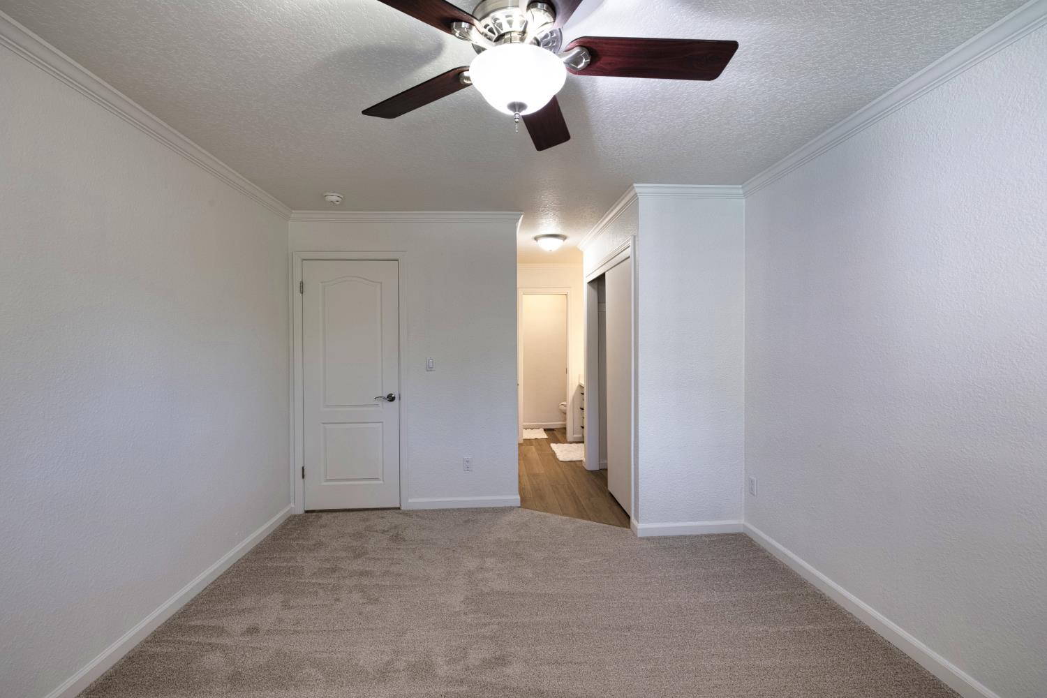 2613 S Surrey Ave, Modesto, CA 95355