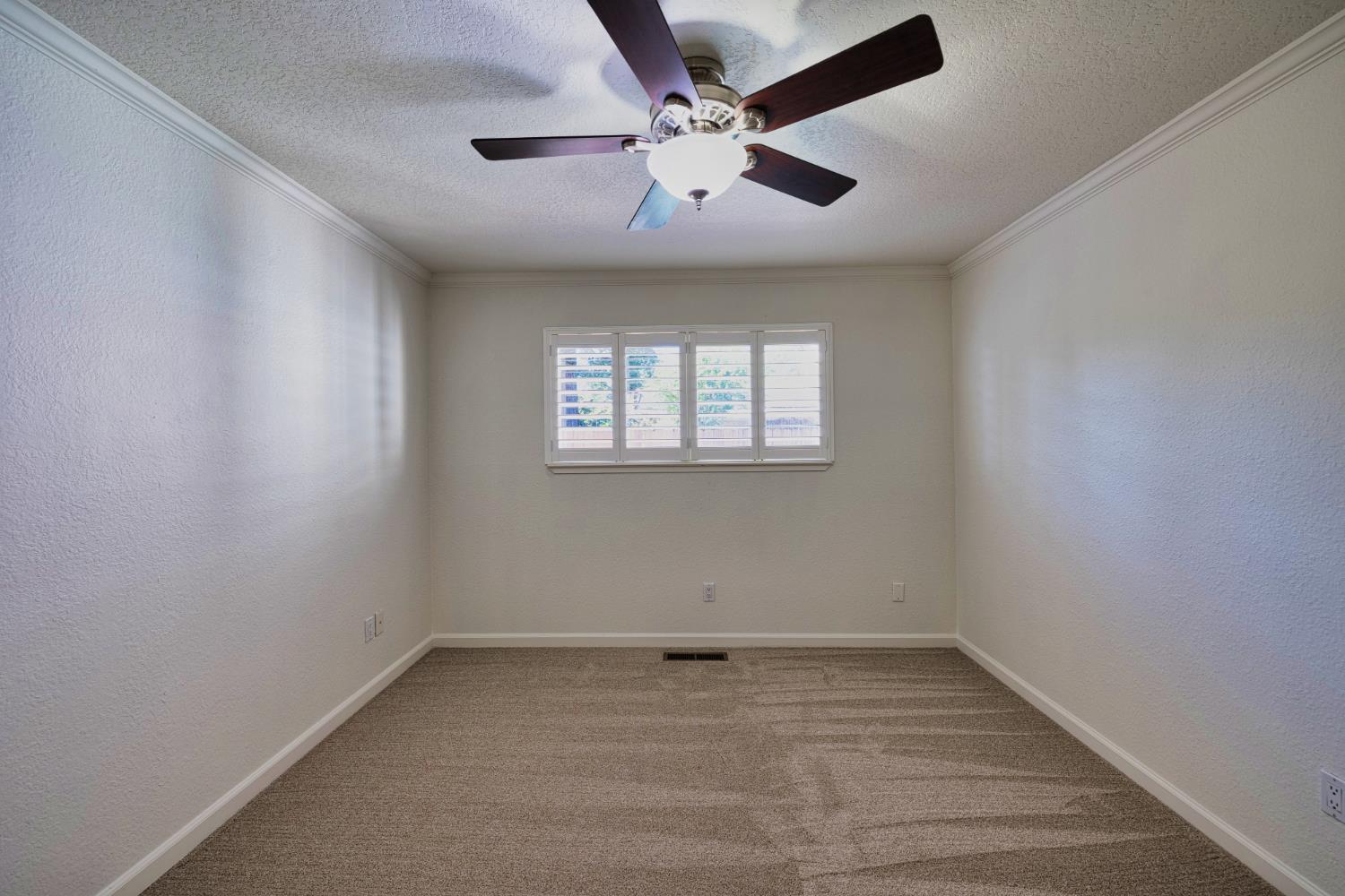 2613 S Surrey Ave, Modesto, CA 95355