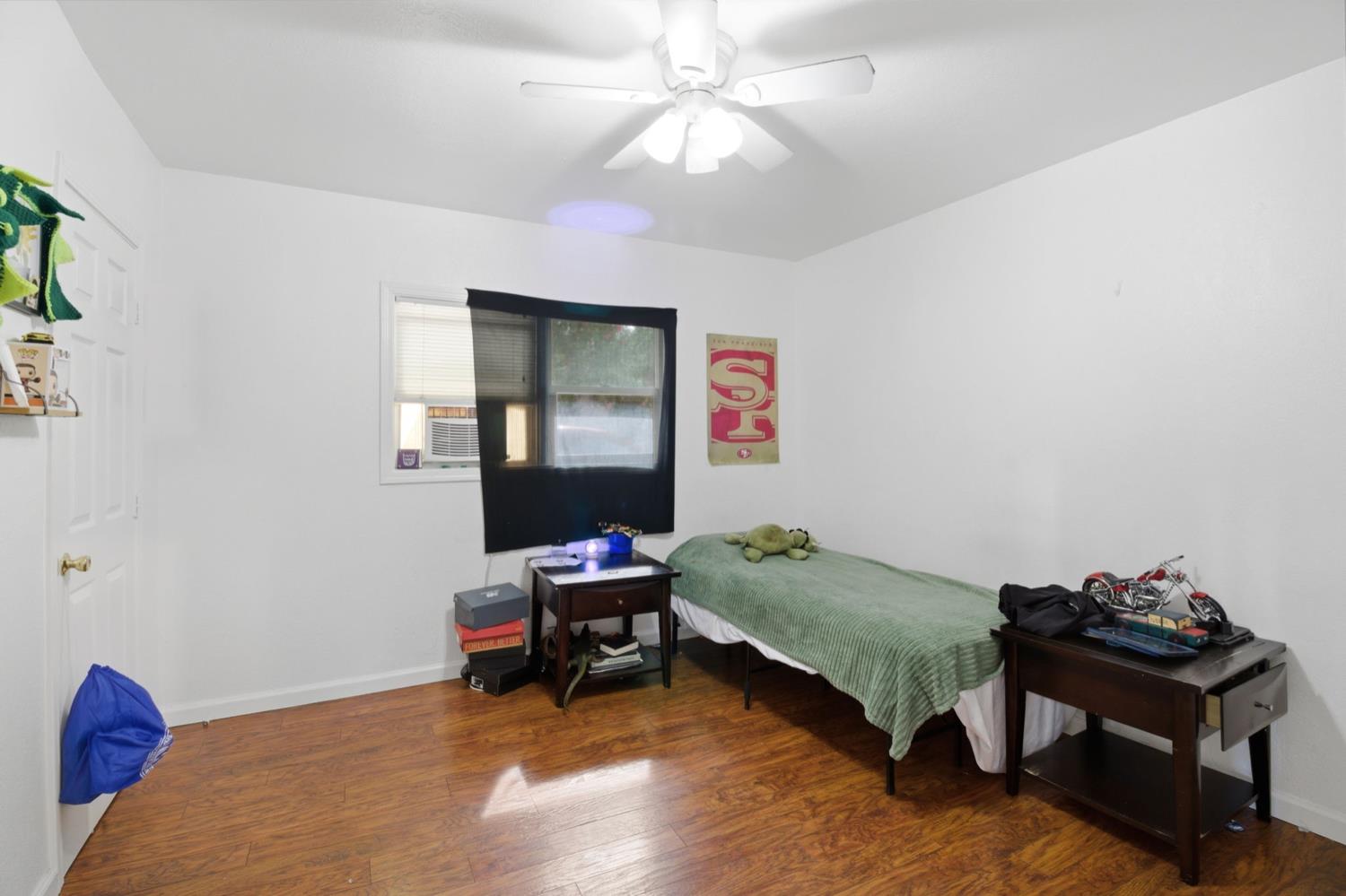 215 Kelley St, Modesto, CA 95354