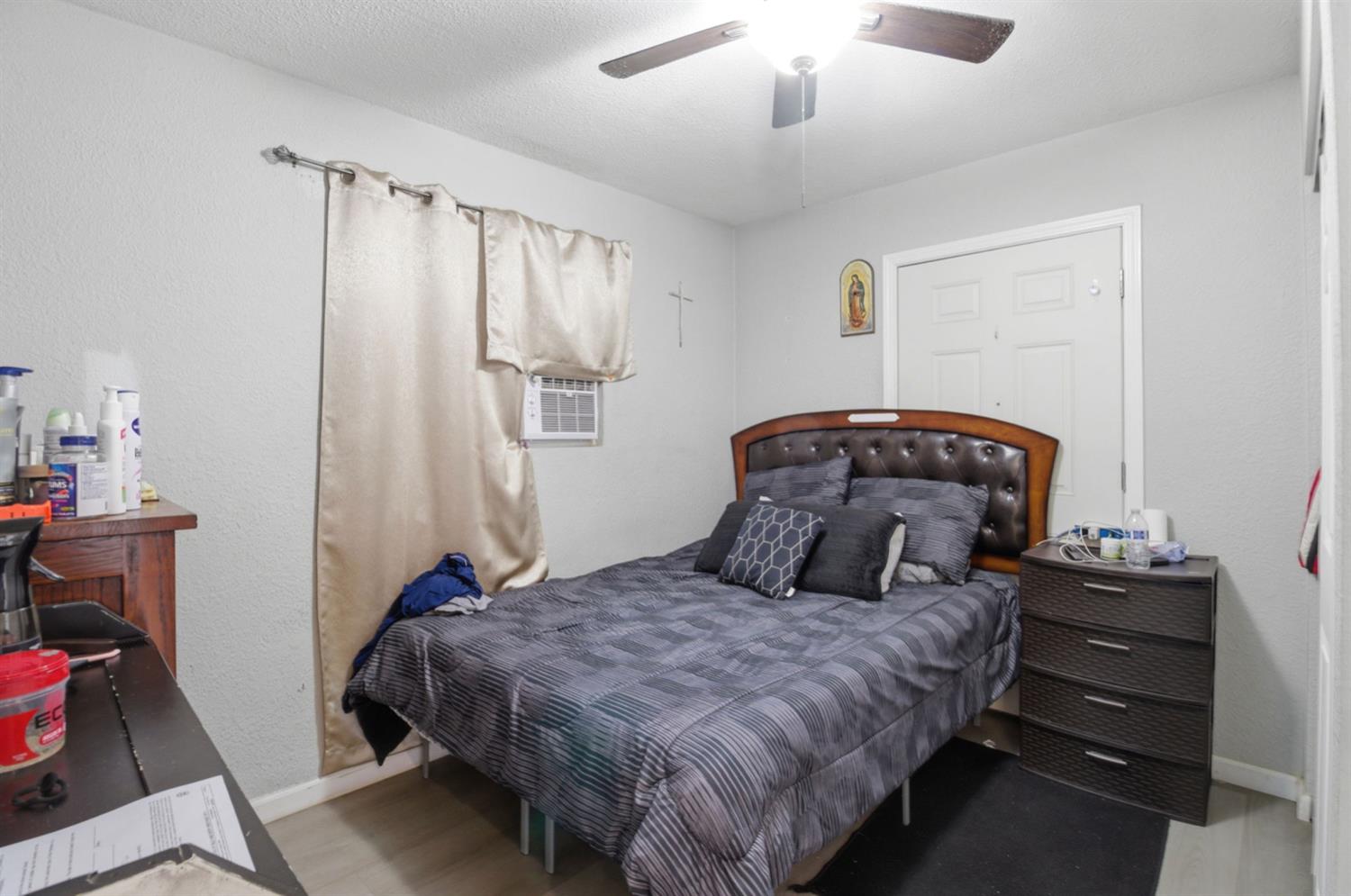 215 Kelley St, Modesto, CA 95354