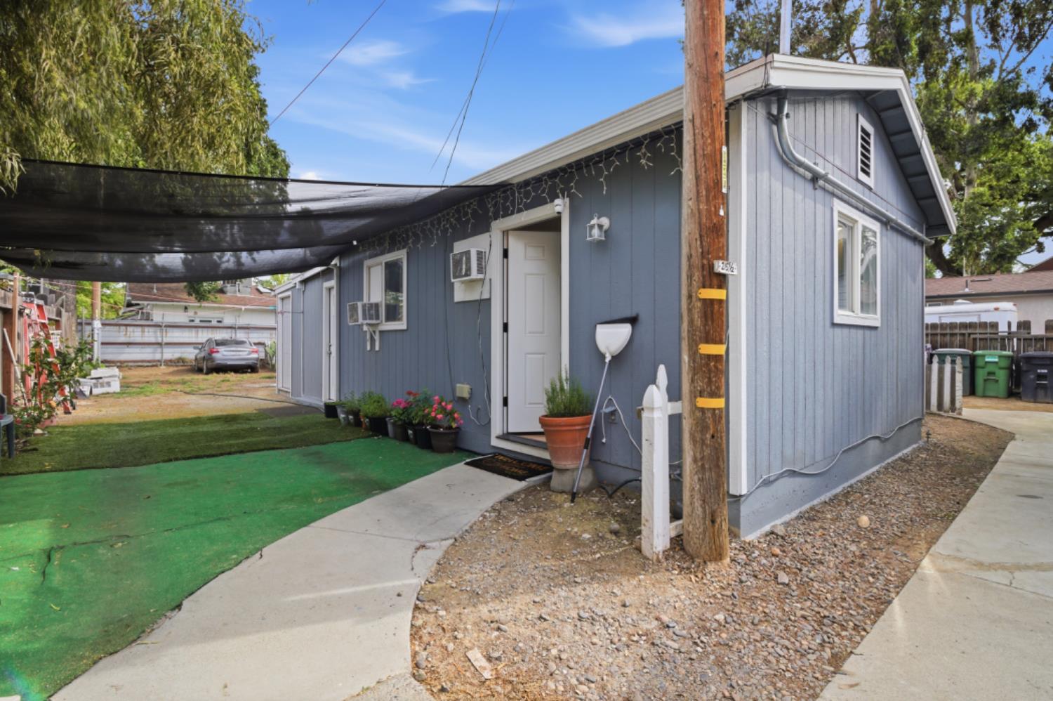215 Kelley St, Modesto, CA 95354