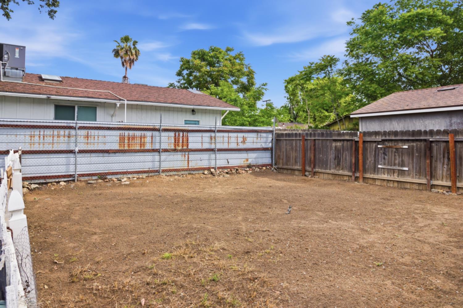 215 Kelley St, Modesto, CA 95354